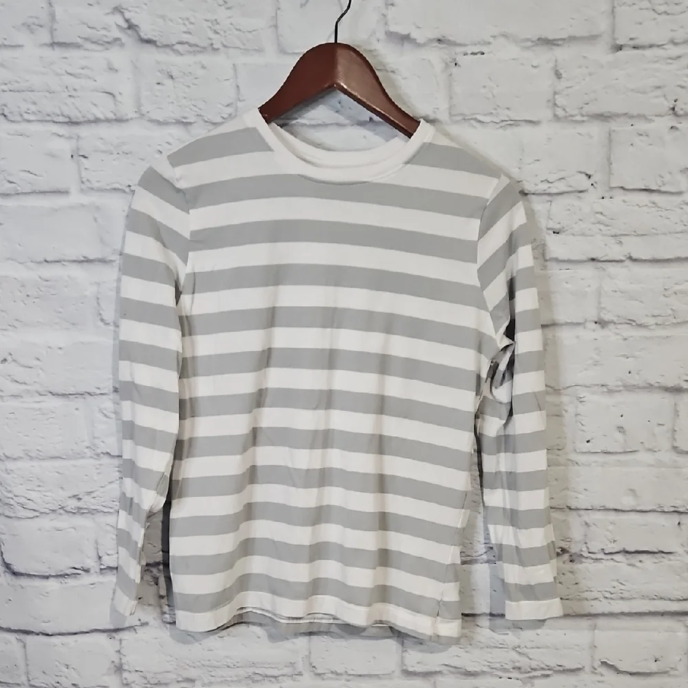 💙 Wonder Nation Gray and White Long Sleeve Tee